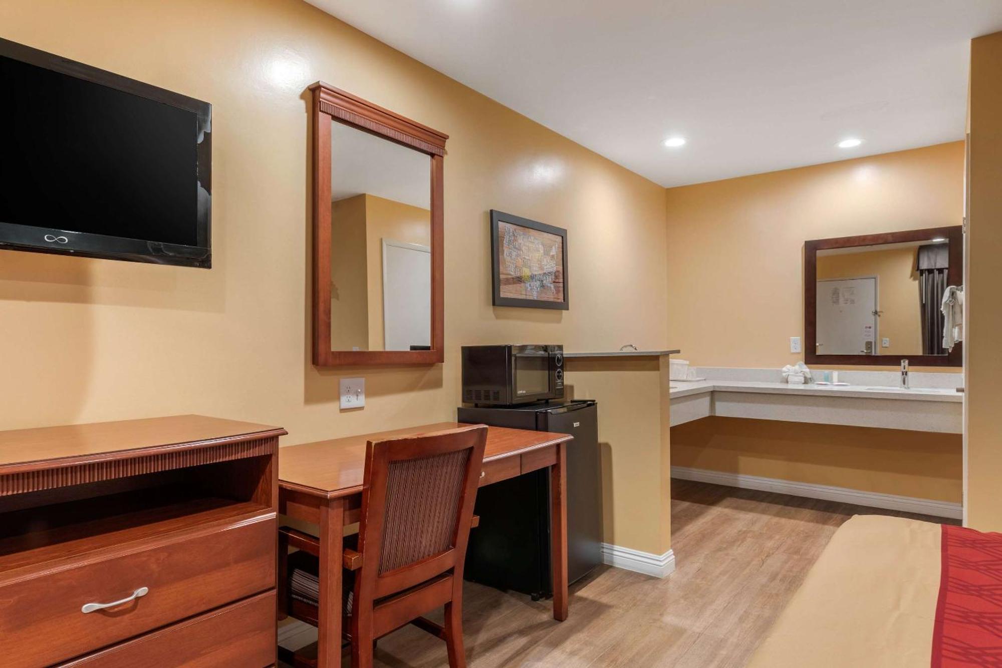 Rodeway Inn Carson - Los Angeles South Екстериор снимка